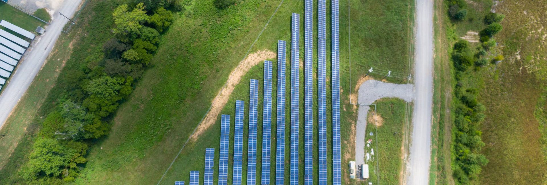 zonnepanelen-veldopstelling-nzon